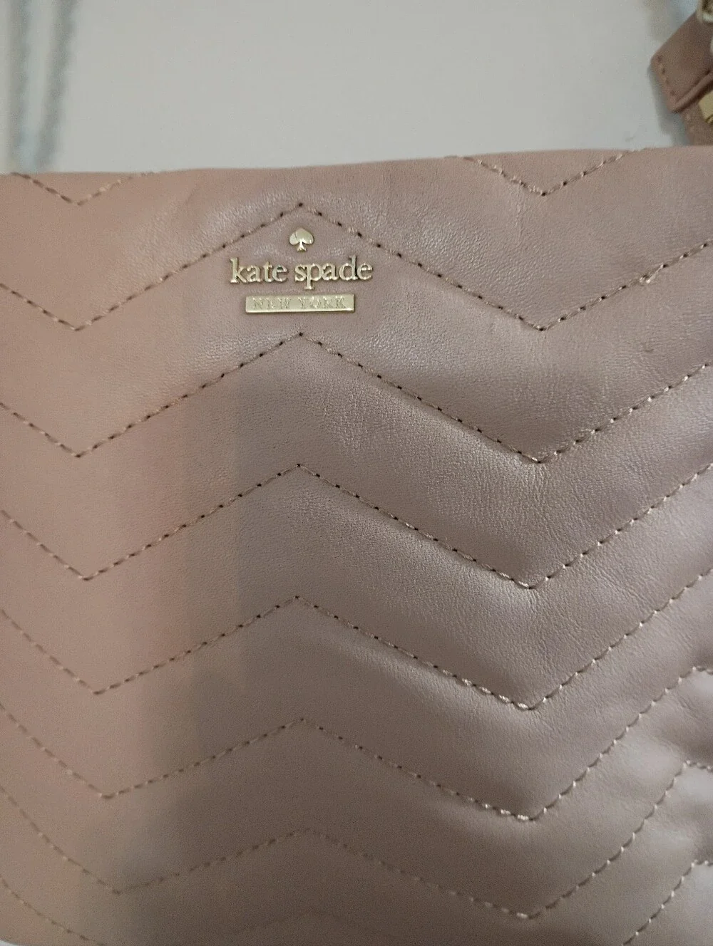 Kate Spade, EUC, Women's, Quilted Chevron Leather Crossbody, Color Pink, Zipper